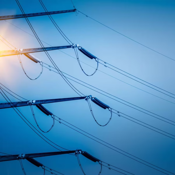 Słup energetyczny na działce - koszty i procedury